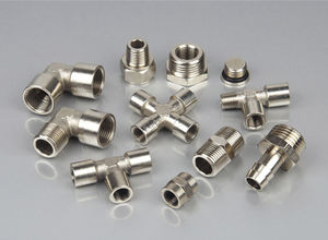 bouchon rond / mâle / en laiton nickelé / de joints toriques