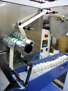 machine de découpe à lame rotative / de profilés / CNC / de bobinage