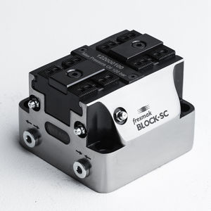 étau pour machine-outil / hydraulique / auto-centrant