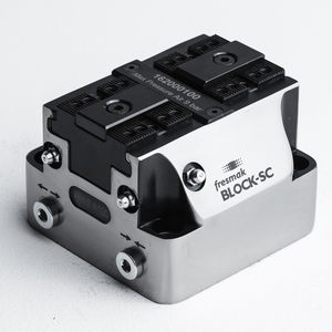 étau pour machine-outil / pneumatique / auto-centrant