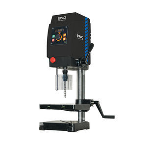 machine à tarauder d'établi