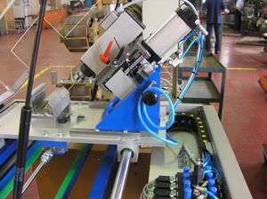 machine de perçage contrôlée par PLC / pour profilés / verticale