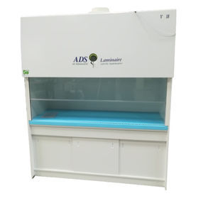cabine à flux laminaire vertical