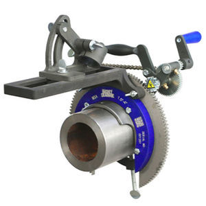 machine à tronçonner et à chanfreiner motorisée 1
