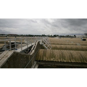 passerelle piétonne en aluminium