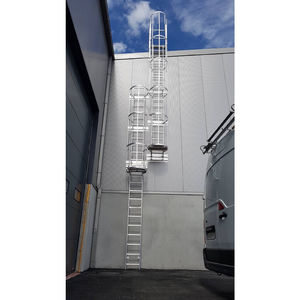 échelle en aluminium
