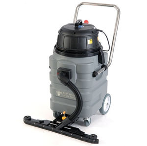 aspirateur commercial
