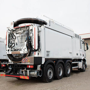 excavatrice aspiratrice pour matières solides et liquides 1