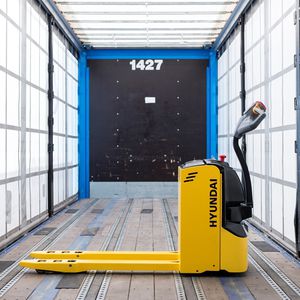 transpalette électrique / pour entrepôts / résistant à l'eau / de manutention