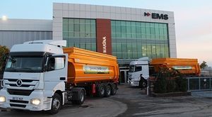 benne de camion à 4 essieux