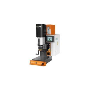 machine de rivetage radiale 1