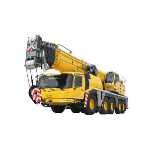 grue montée sur camion 1