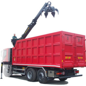 grue montée sur camion