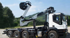 grue montée sur camion
