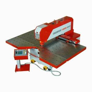 poinçonneuse CNC