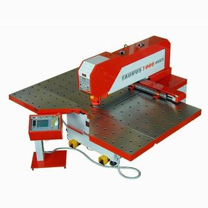 poinçonneuse CNC
