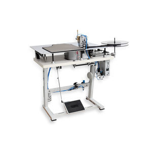 machine à coudre à une aiguille