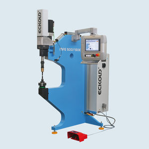 machine de clinchage pour tôle