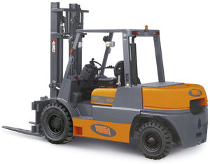 chariot élévateur diesel 1