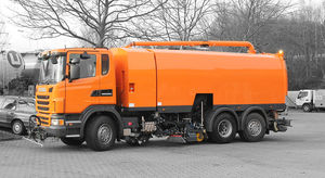 balayeuse sur camion