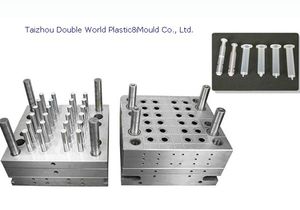 moule d'injection plastique multi-empreintes 1