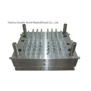 moule d'injection plastique multi-empreintes 1