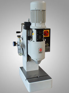 machine de rivetage pneumatique / radiale / sur pied / d'établi