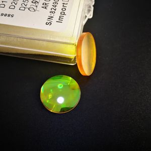 lentille en séléniure de zinc 1