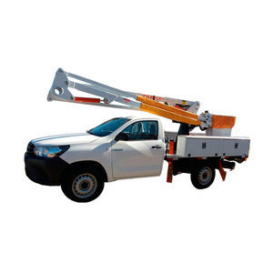 nacelle articulée montée sur camion