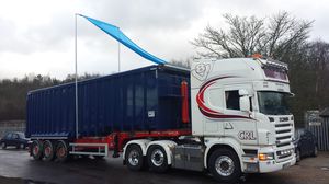 bâche de camion électrique