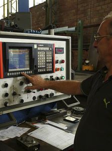 usinage alésage acier / pour l'automobile / grandes séries / CNC