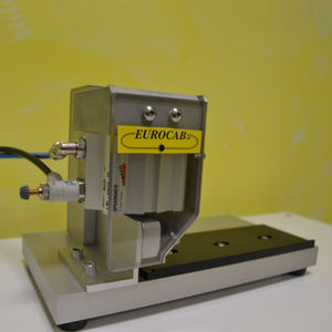 machine de sertissage de câbles