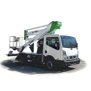 nacelle articulée montée sur camion 1