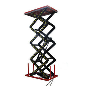 table élévatrice à quadruple ciseaux