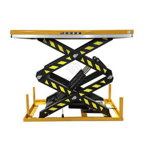 table élévatrice à ciseaux