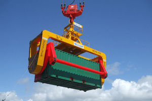 spreader pour container 1
