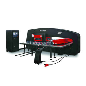 poinçonneuse CNC