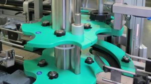 machine de pose de couvercle automatique