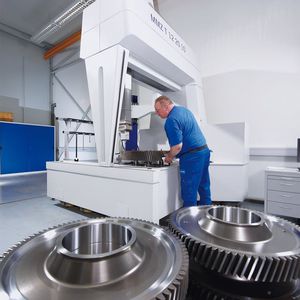 machine de mesure tridimensionnelle à portique