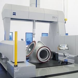 machine de mesure tridimensionnelle à portique