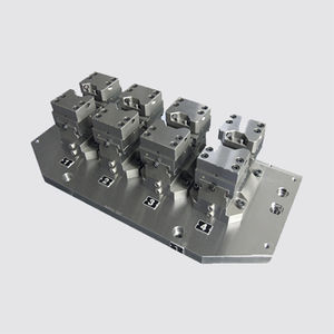 étau pour machine-outil / hydraulique / en acier / auto-centrant