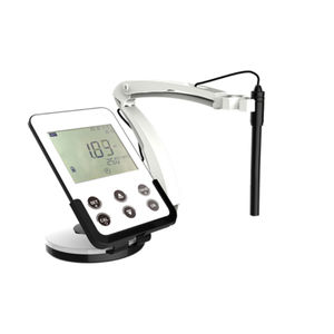 conductimètre sur table
