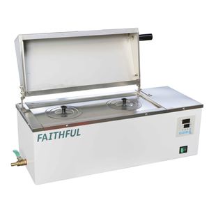 bain-marie de laboratoire
