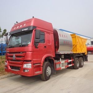 épandeuse de liant montée sur camion