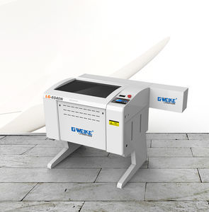 machine de découpe et de gravure laser CO2 1
