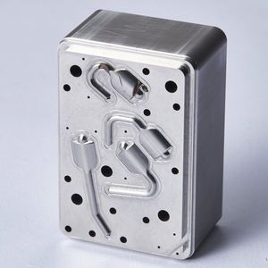 moule d'injection plastique multi-empreintes
