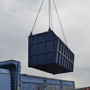 grue montée sur camion