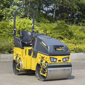 rouleau compresseur tandem 1
