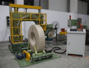 banderoleuse avec couronne tournante 1