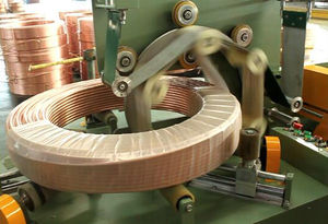 banderoleuse avec couronne tournante 1